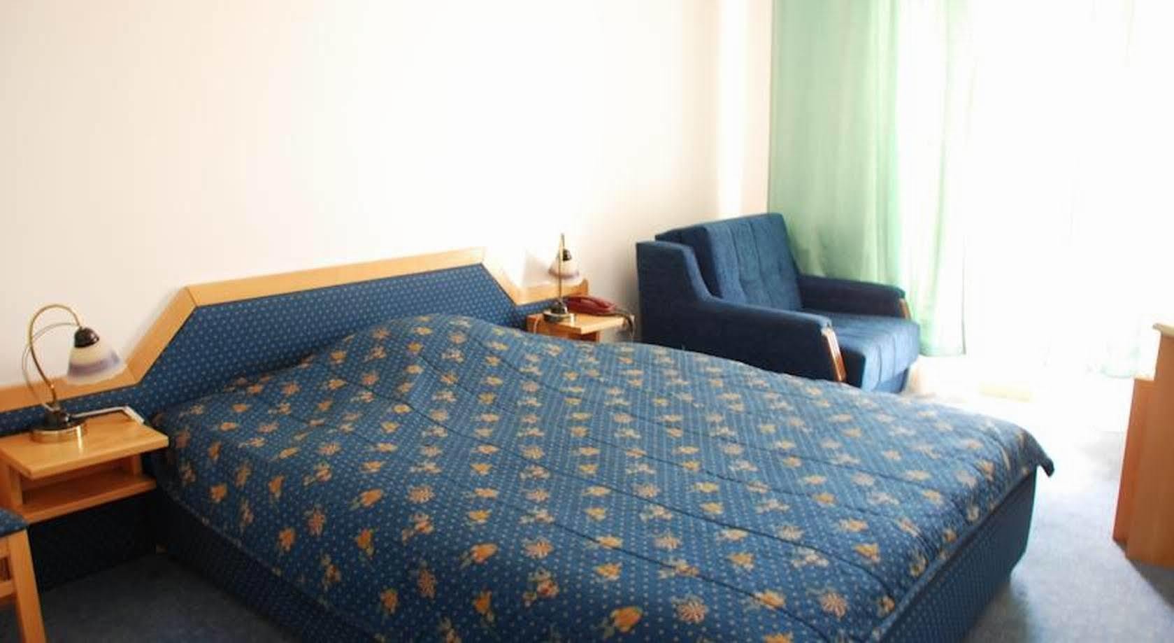 Hotel Imzit Dobrinja Sarajevo Buitenkant foto